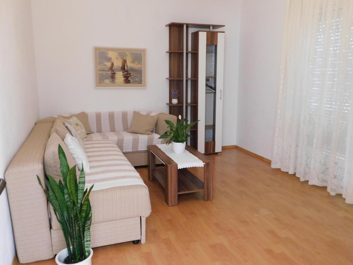 Apartmani Salus Đảo Pag Ngoại thất bức ảnh