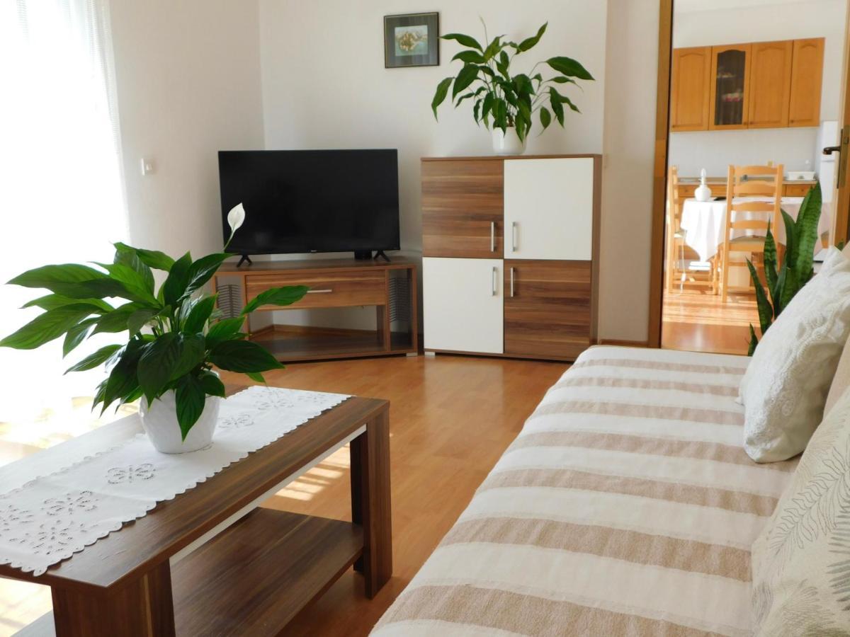 Apartmani Salus Đảo Pag Ngoại thất bức ảnh