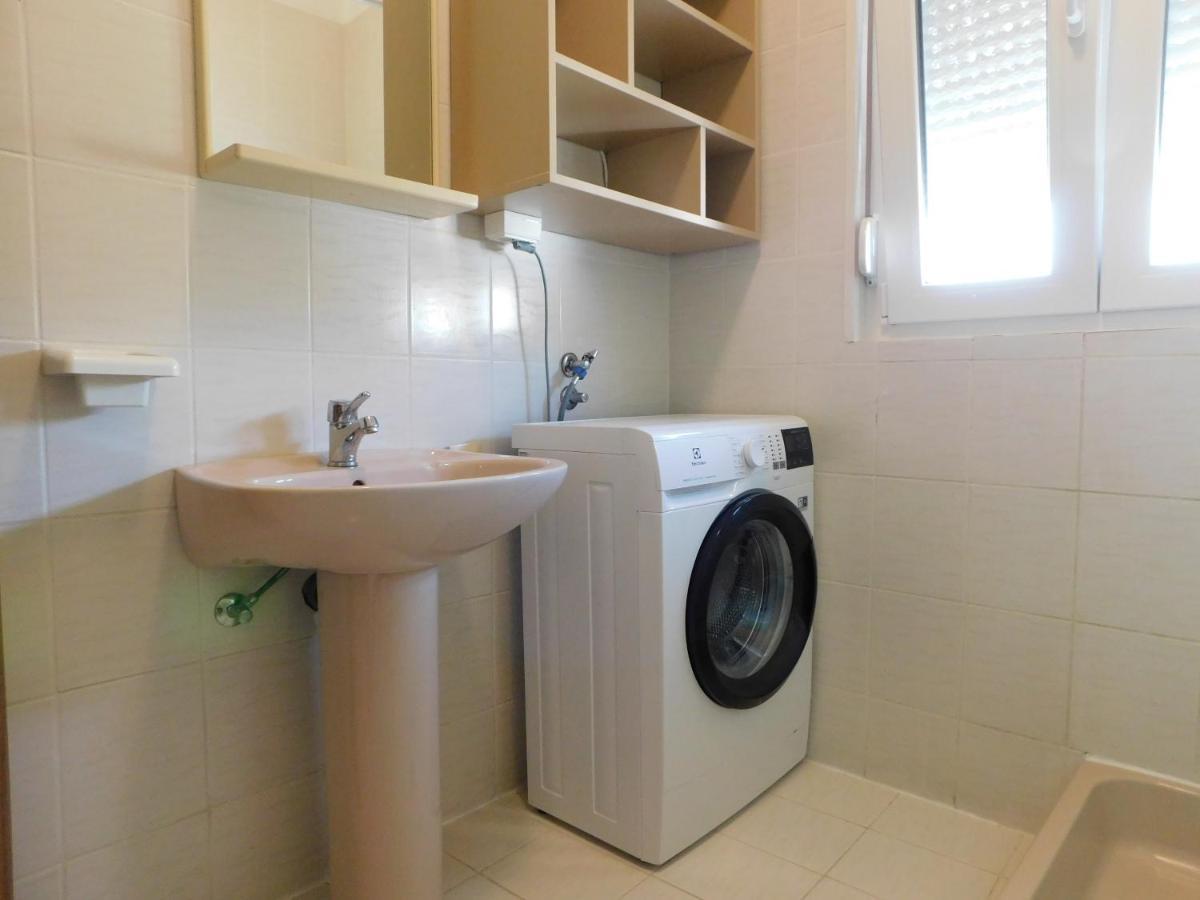 Apartmani Salus Đảo Pag Ngoại thất bức ảnh