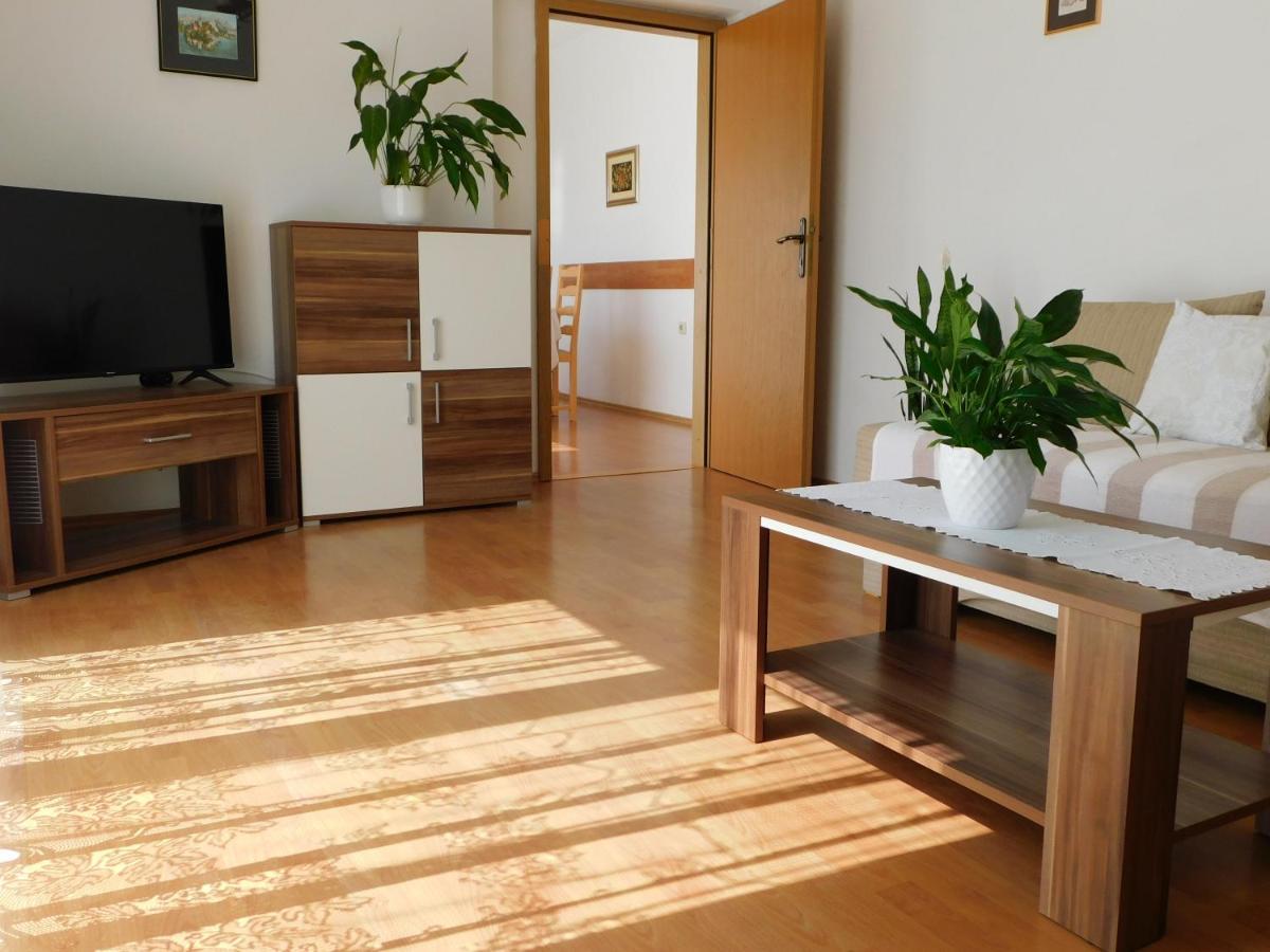 Apartmani Salus Đảo Pag Ngoại thất bức ảnh