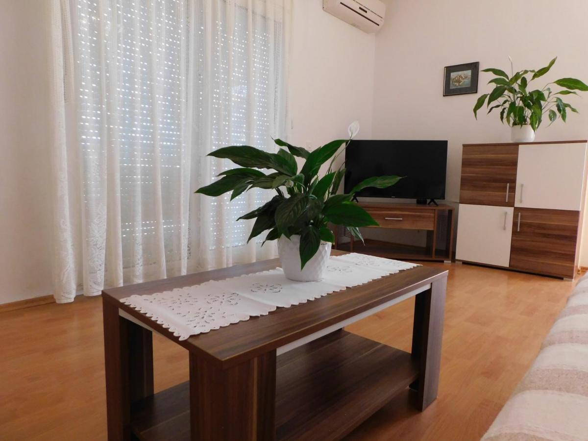 Apartmani Salus Đảo Pag Ngoại thất bức ảnh