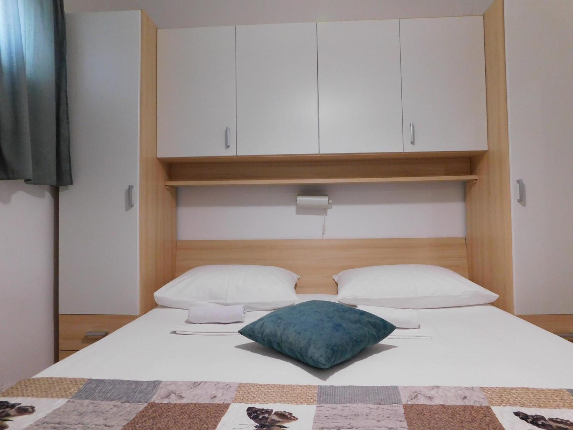 Apartmani Salus Đảo Pag Ngoại thất bức ảnh
