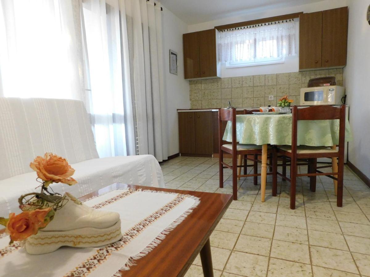 Apartmani Salus Đảo Pag Ngoại thất bức ảnh