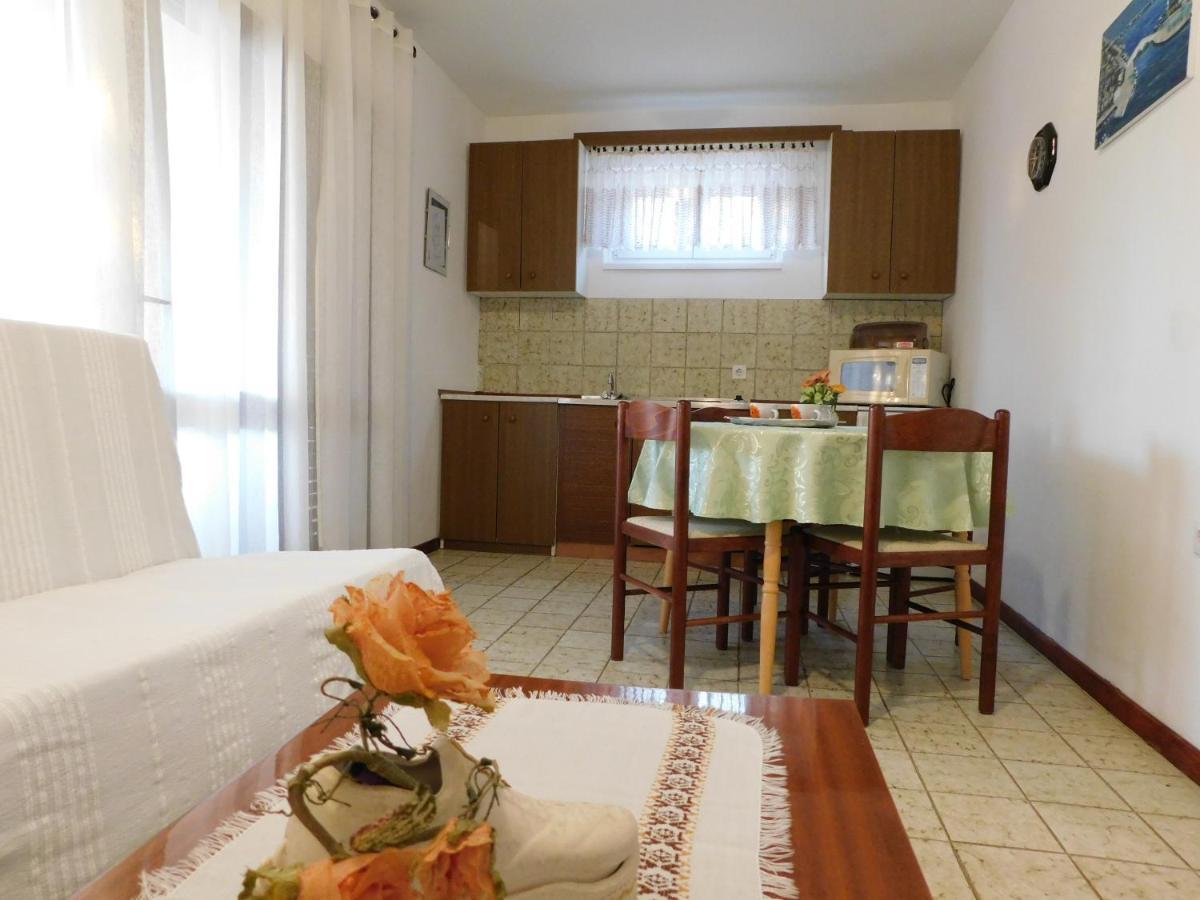 Apartmani Salus Đảo Pag Ngoại thất bức ảnh