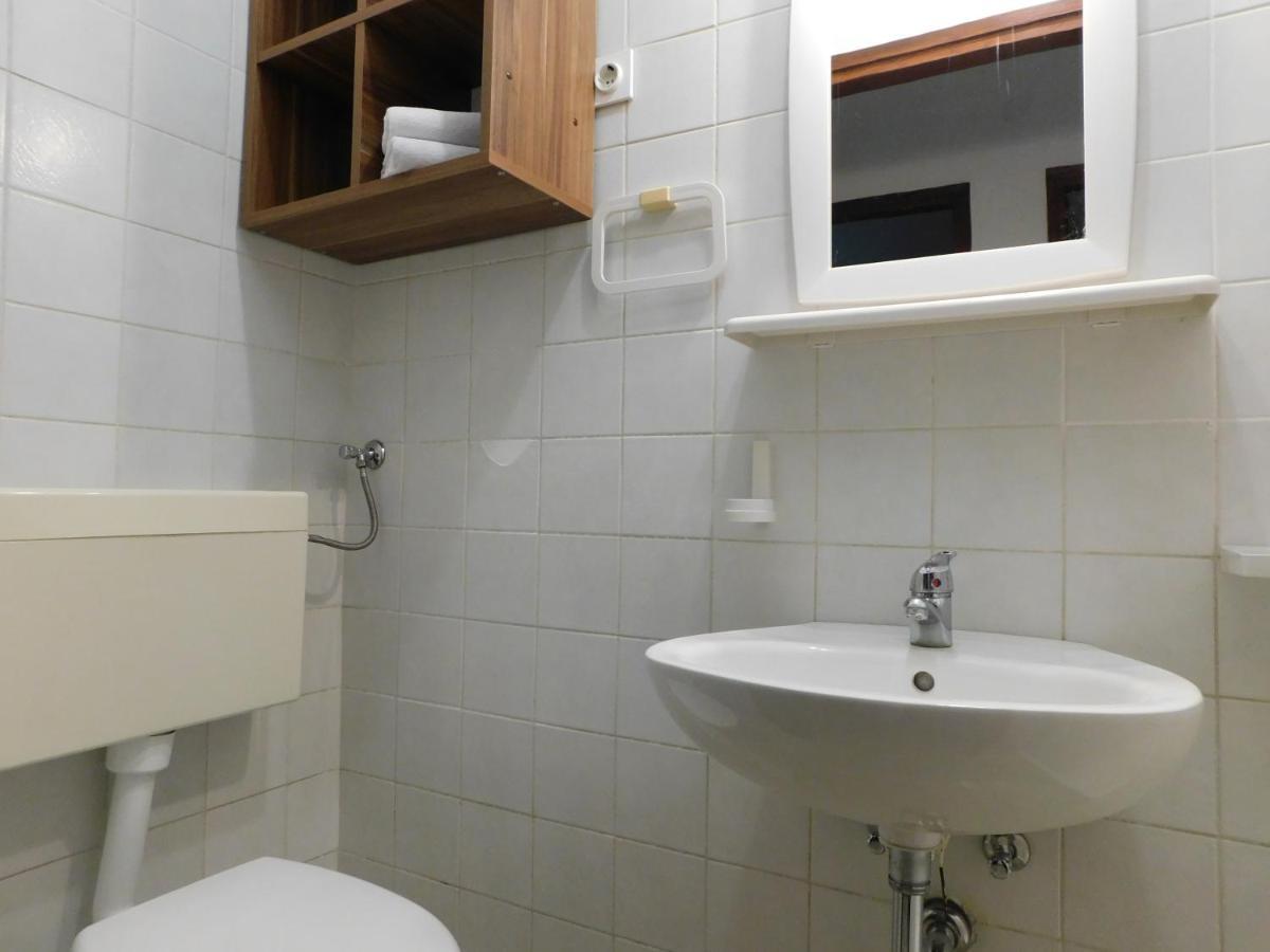 Apartmani Salus Đảo Pag Ngoại thất bức ảnh