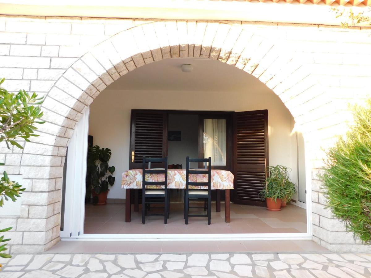 Apartmani Salus Đảo Pag Ngoại thất bức ảnh